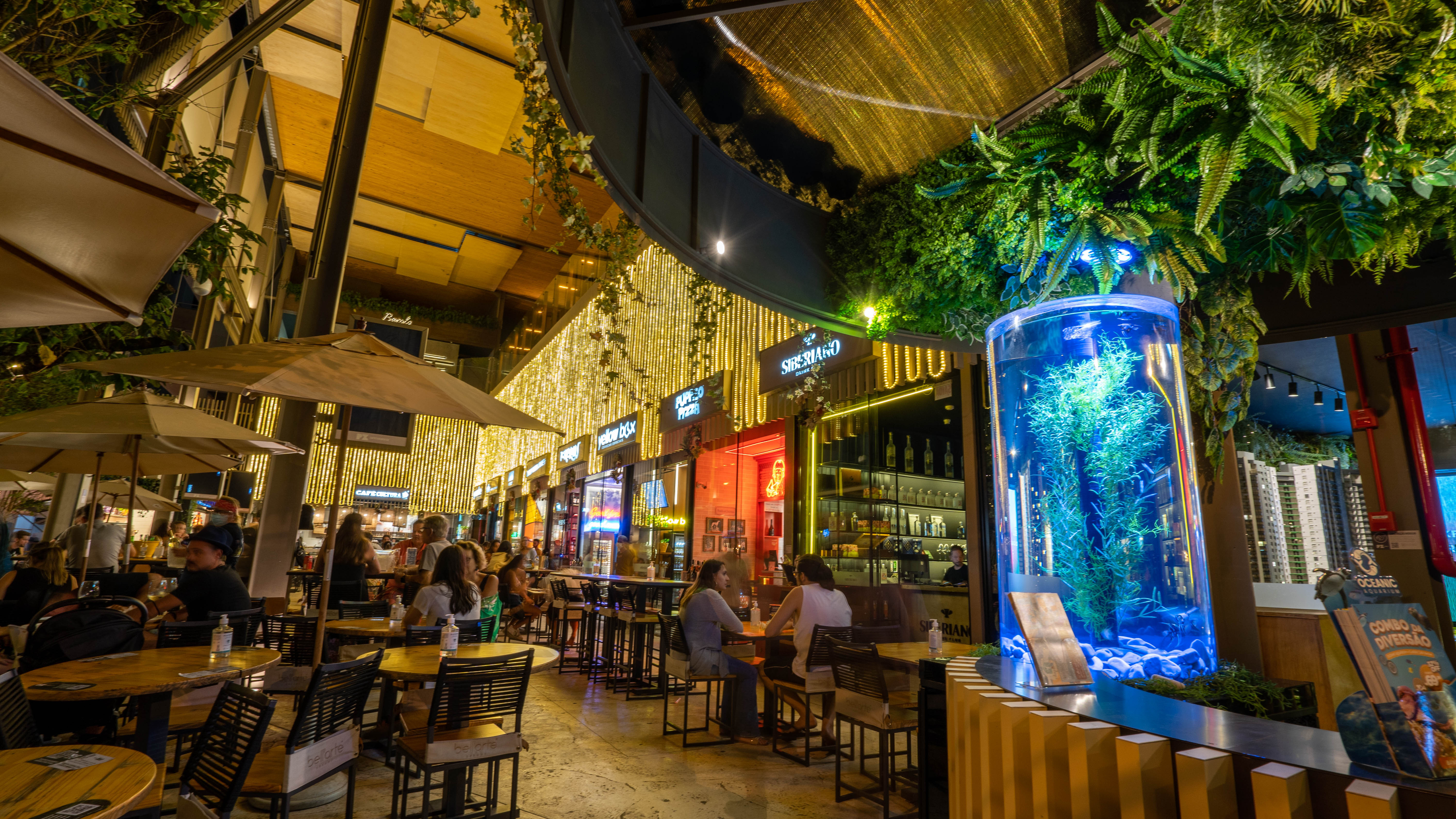 Design biofílico é destaque na arquitetura de mall gastronômico em Santa Catarina
