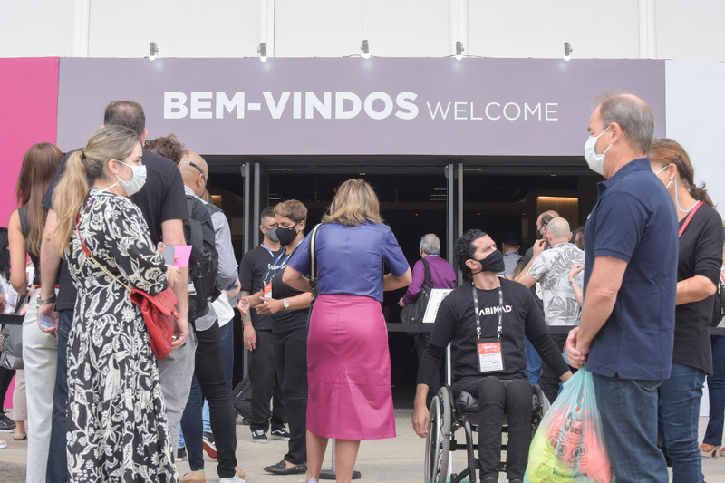 Negócios nacionais e internacionais e excelência no design marcam  a 33ª edição da ABIMAD