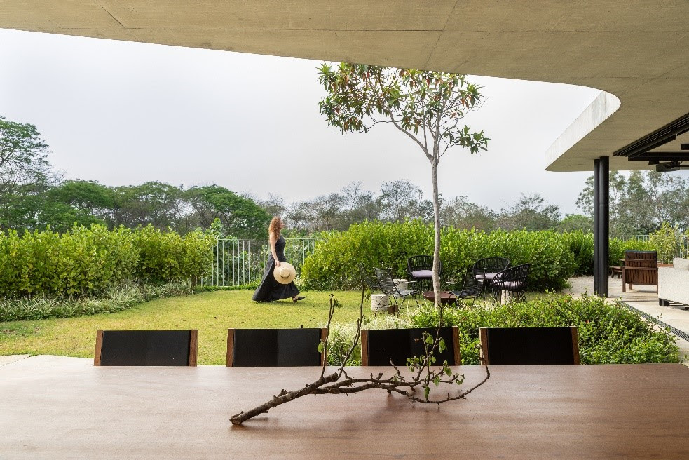 DESIGN BRASILEIRO INSPIRA INTERIORES DE JULLIANA CAMARGO PARA CASA NO INTERIOR DE SÃO PAULO