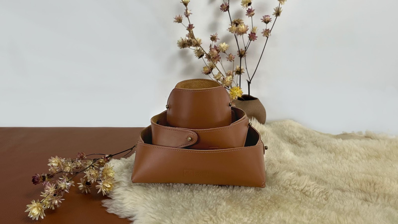​Leather Labs apresenta Linha Office em projeto Couro do Bem
