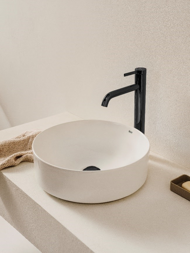 Roca apresenta portfólio de monocomandos e misturadores para aumentar o conforto térmico
