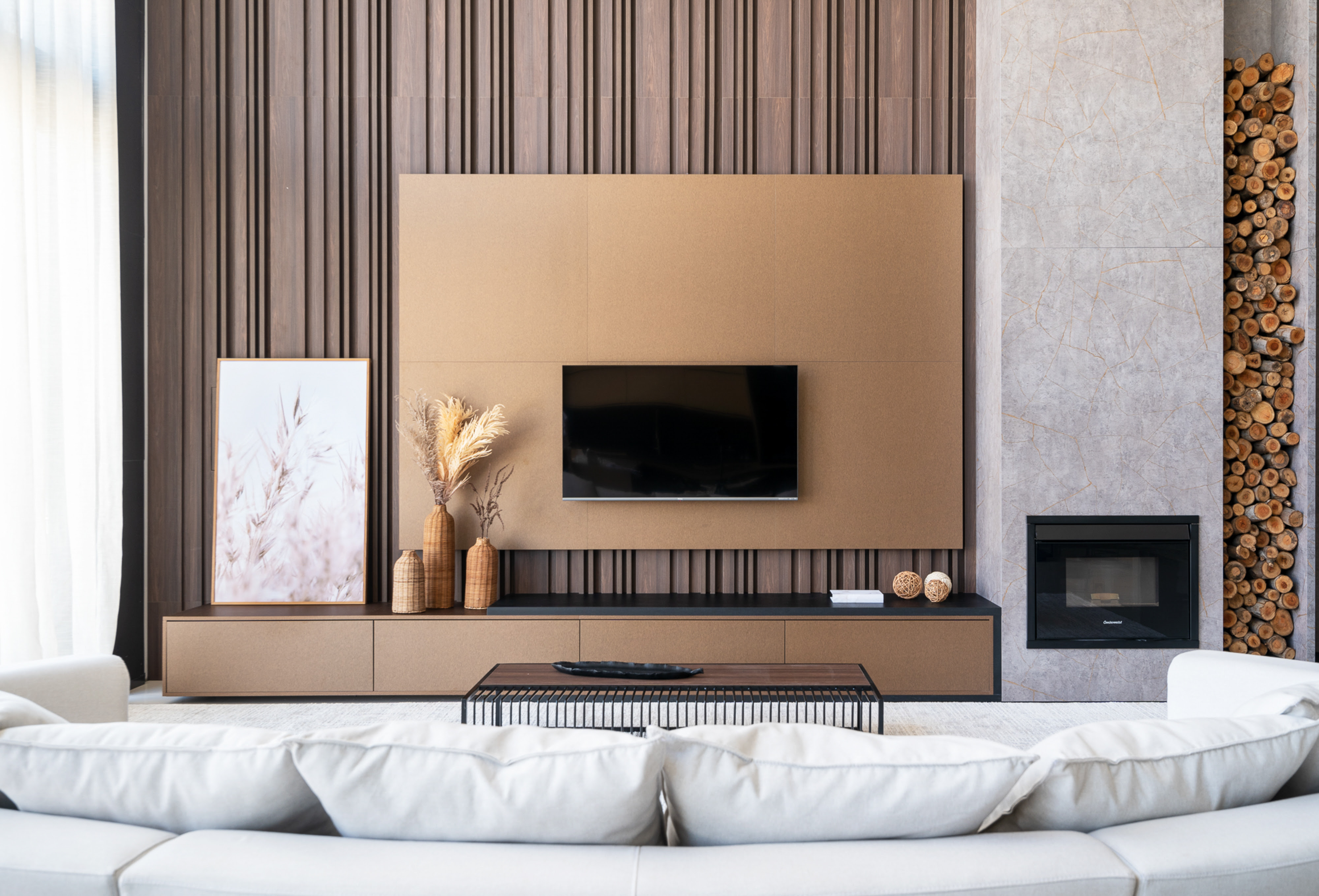 Confira uma seleção de móveis, revestimentos e objetos de decoração que são a cara do inverno