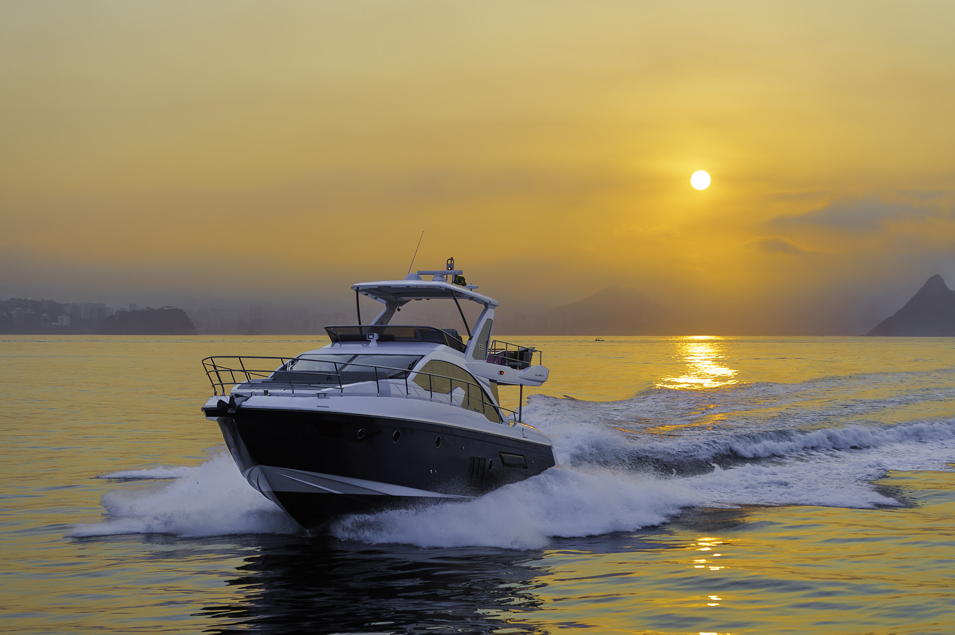 Luxo e sofisticação: Azimut 56 impressiona com novo design
