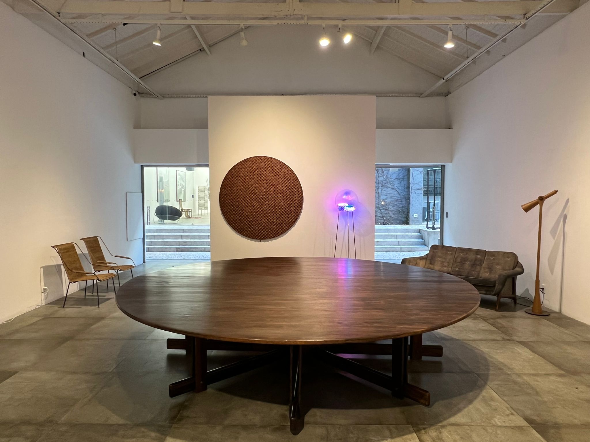 Exposição coletiva “Do Moderno ao Contemporâneo” ganha versão paulistana e leva criações de grandes nomes do design brasileiro para a Galeria Bolsa de Arte e Leilão Design