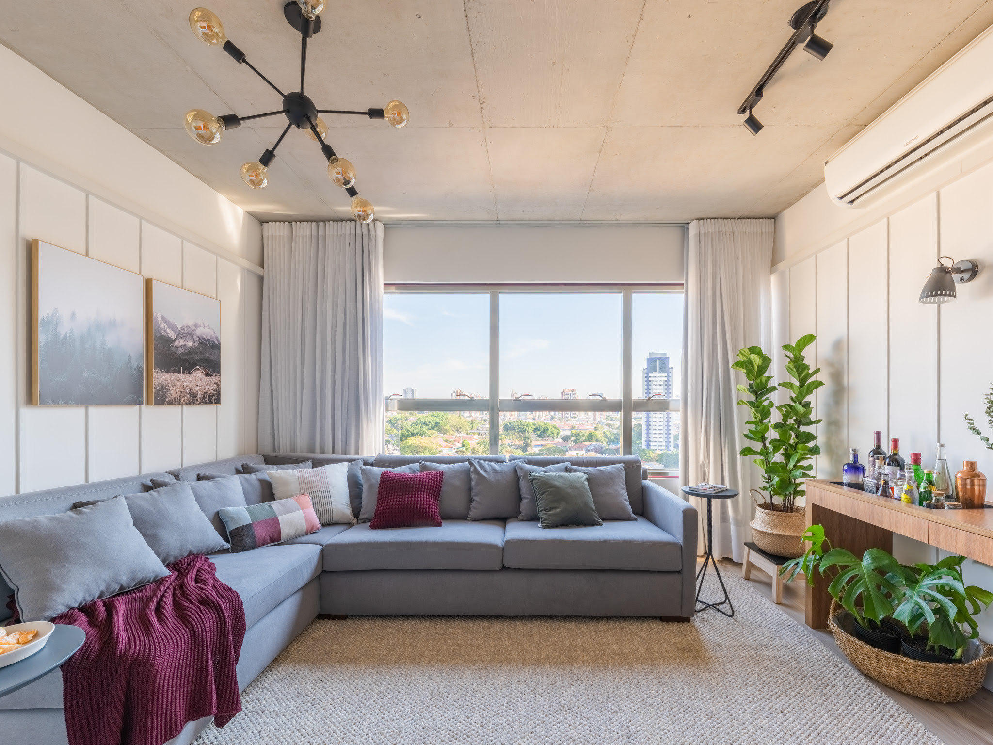 Apartamentos de solteiro e casal: arquiteta Júlia Guadix explica as diferenças na decoração de cada perfil de família