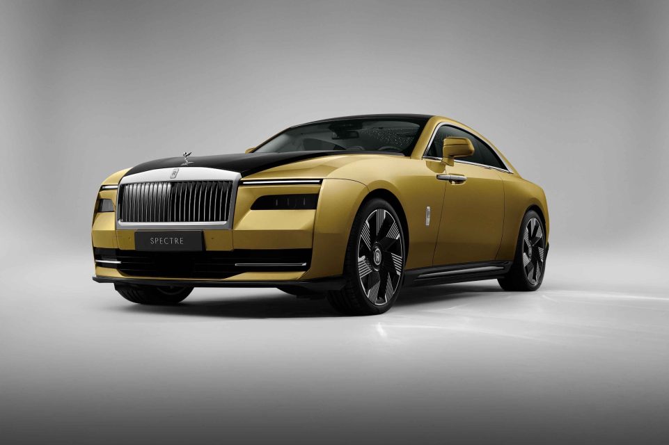 Rolls-Royce Spectre é revelado: o primeiro modelo 100% elétrico da marca inglesa