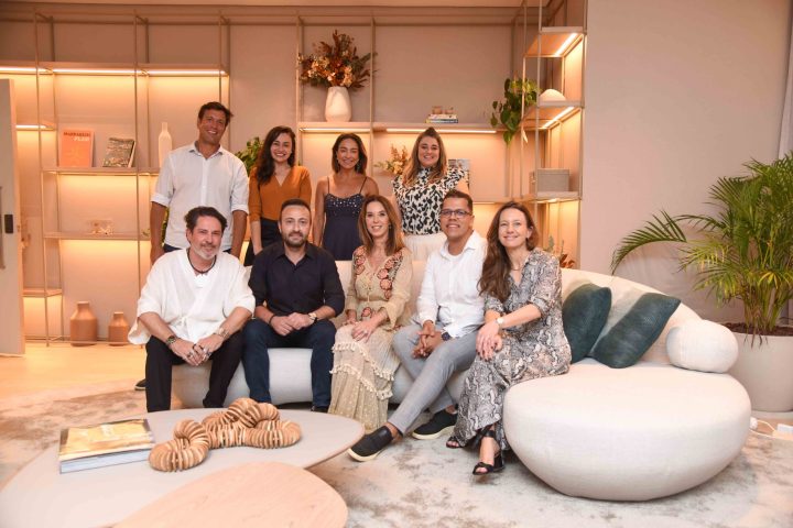 Apartamento decorado no icônico Hotel Glória conta com projeto de Patrícia Anastassiadis e móveis sob medida da Ornare