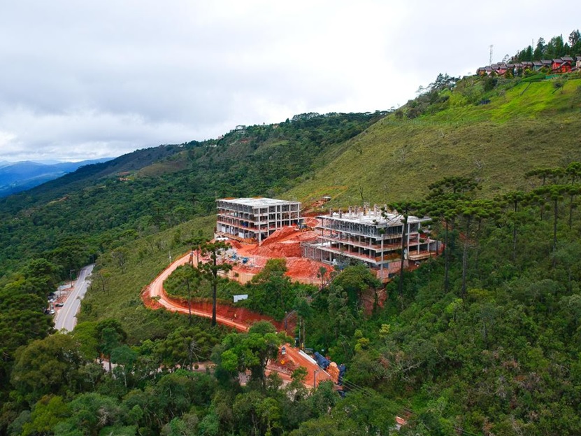 Novo resort em Campos do Jordão oferece restaurante, lojas de conveniência e área de cinema