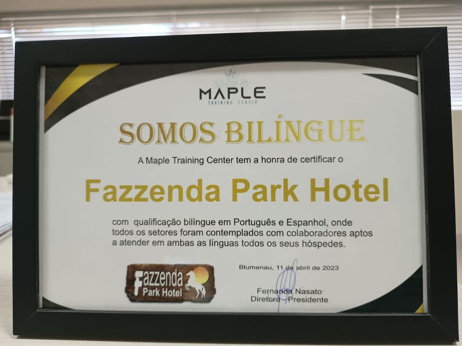 Fazzenda Park Hotel se torna resort bilíngue através de certificação