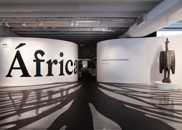Em nova edição da exposição de arte africana, MON promove diálogo com artistas contemporâneos