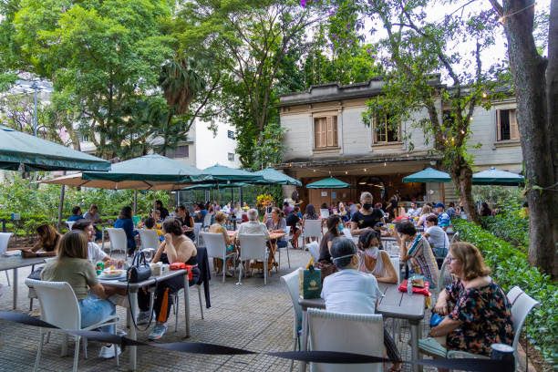 Bares e restaurantes estão recompondo preços conforme a inflação