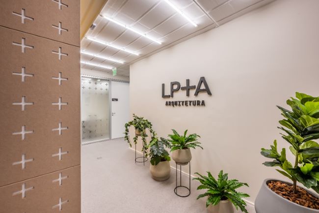 LP+A ARQUITETURA assina sede do próprio escritório com projeto que explora ao máximo pilares como inovação, design e funcionalidade na capital paulista