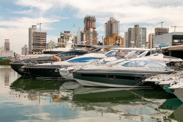 Barcos de todos os tipos, lazer e gastronomia: conheça atrações do maior evento náutico do Sul que começa na quinta-feira, 6 de julho