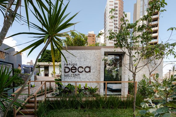 Refúgio Deca privilegia a integração das pessoas com seus espaços na CASACOR Bahia