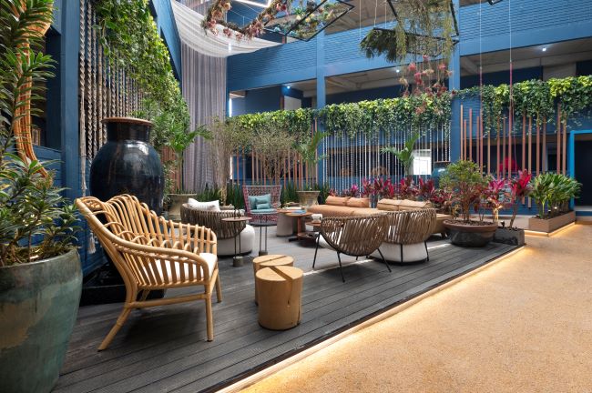 Mergulho Sensorial: Betina Chede e Talita Coral criam ambiente lúdico para a CASACOR/Santa Catarina unindo arte e arquitetura