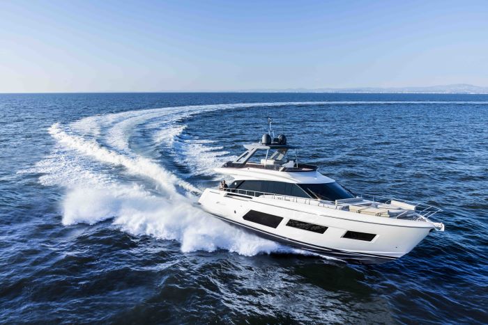 Construída em solo brasileiro, modelo italiano da Ferretti Yachts estreia no São Paulo Boat Show