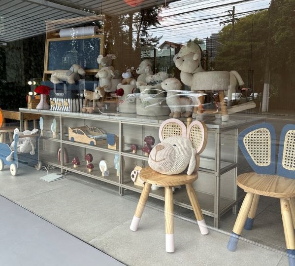 Ornare celebra o Dia das Crianças com vitrines especiais