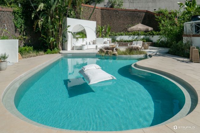 Piscina Cinza redefiniu a elegância submersa no Mostra Glass 2023!