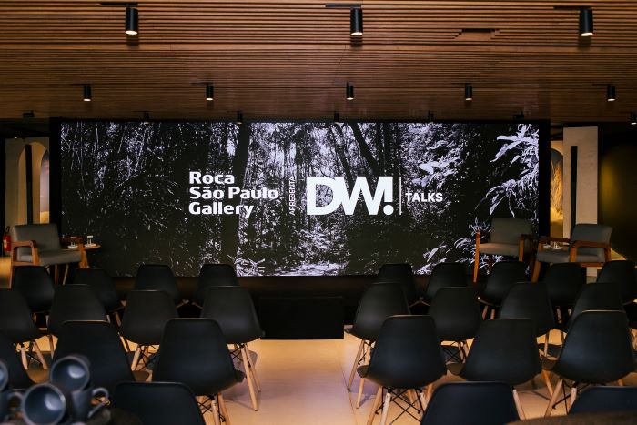 Roca São Paulo Gallery realiza um encontro de convidados para uma conversa em celebração ao Dia do Arquiteto