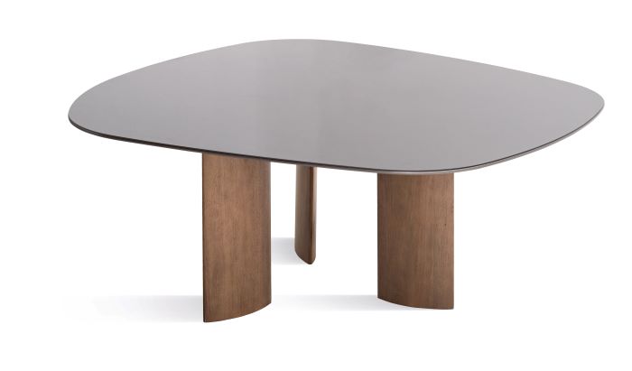 Perfeita para conversas descontraídas, a mesa de conversação possui dimensões e particularidades únicas