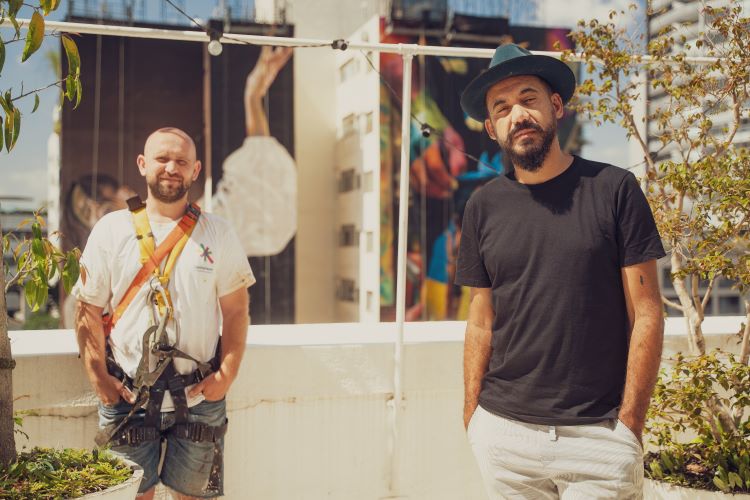 Eduardo Kobra e Sasha Korban colaboram em murais que abordam resiliência, reconstrução e a força da nação ucraniana