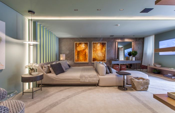 Mostra Artefacto 2024, a Dantas & Passos Arquitetura cria um quarto com harmonia de cores e obras de arte