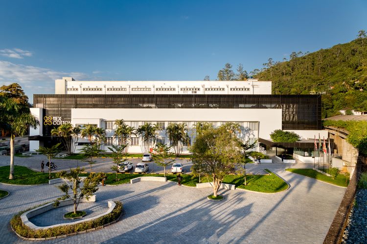 Projeto arquitetônico une história e futuro na indústria têxtil