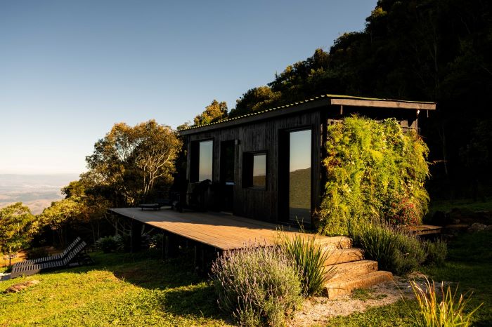 Arquiteto edifica Tiny House em interior paulista