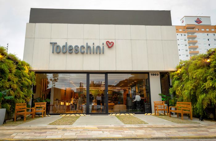 Todeschini inaugura nova franquia em Praia Grande