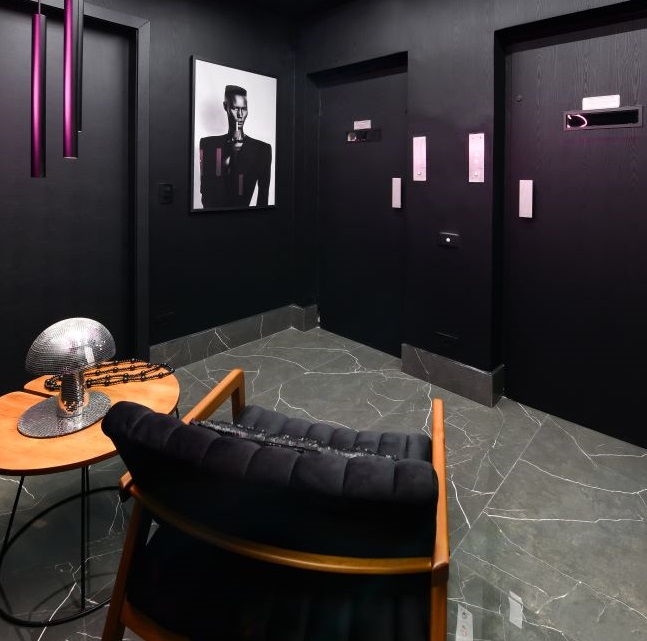 Uma revolução no design de interiores: porcelanatos Helena se unem à expertise da Trigo Arquitetura e ao bom gosto da Casa com Dois, revelando um mundo de estilo