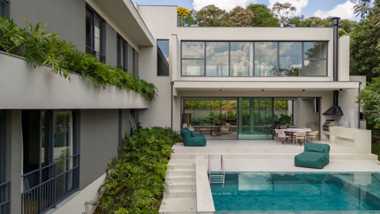 Com influência japonesa, Casa Japão é um retiro no relevo de Mar de Morros, em São Paulo