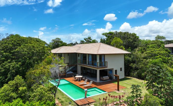 Arquiteto Caio Bandeira e o paisagista Luiz Carlos Orsini colaboram em um projeto em Arraial d’Ajuda