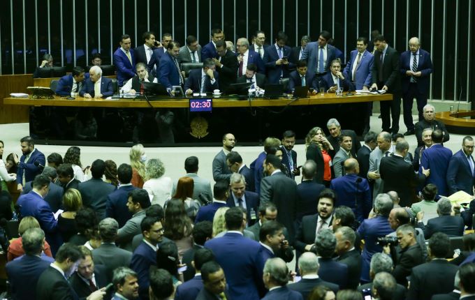 Abrasel celebra a reforma tributária, mas destaca a necessidade de regras claras para evitar bitributação