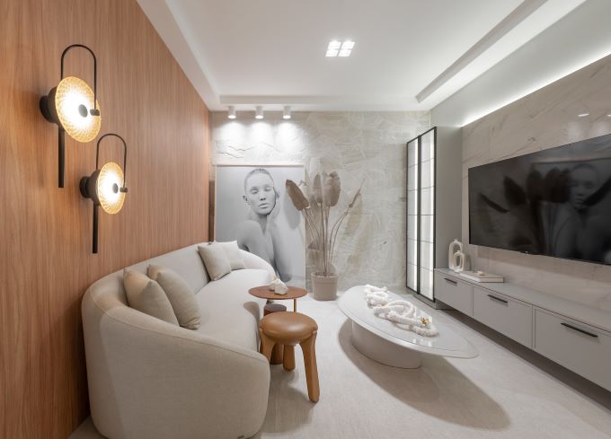 Apartamento decorado apresenta projeto de luxo na praia de Itapema