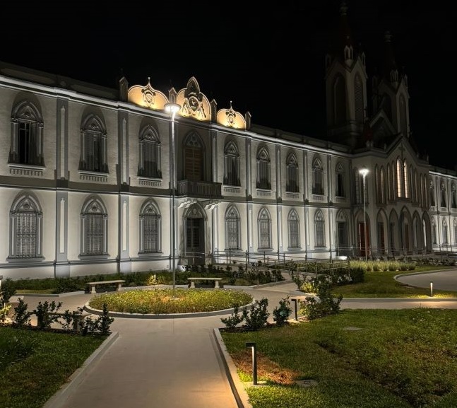 Capelinha de Franca é reinaugurada com um novo projeto de iluminação