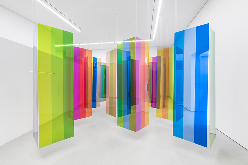 Simões de Assis apresenta exposição individual do artista venezuelano Carlos Cruz-Diez