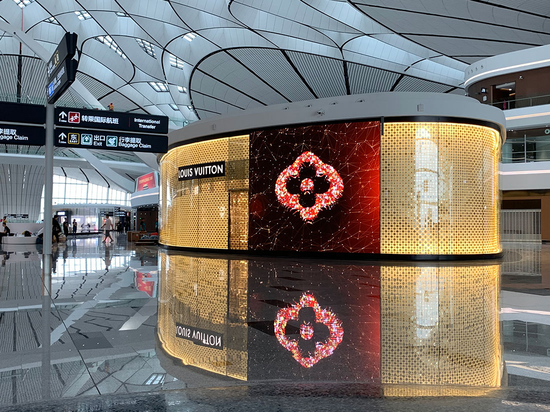 LED na Louis Vuitton de NY define tendência em vitrines da moda