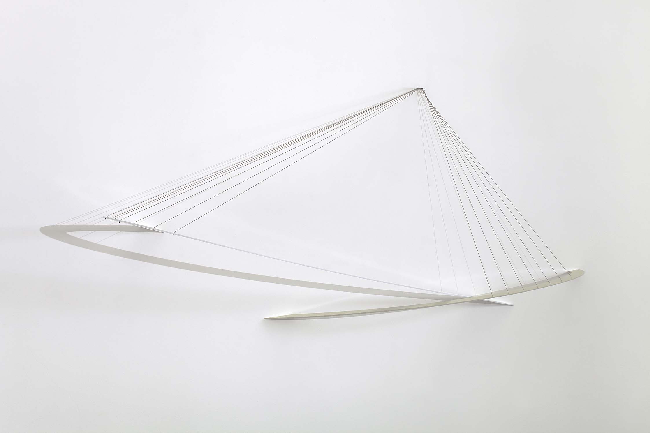 Pinakotheke Cultural apresenta a exposição  Ana Holck – Ensaios lineares