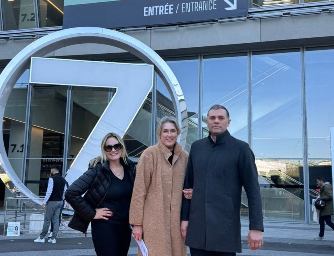 Diretoria da Realgems Cosméticos e Amenities participa da EquipHotel de Paris