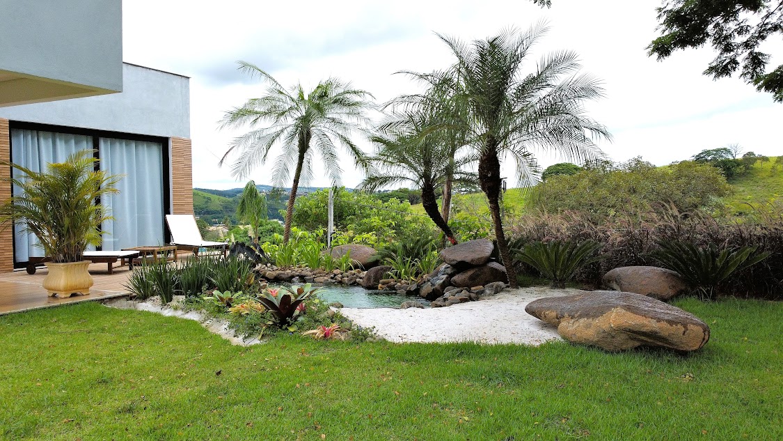 Espaço de Vida: Paisagismo tropical transforma residência em Sapucaia-RJ