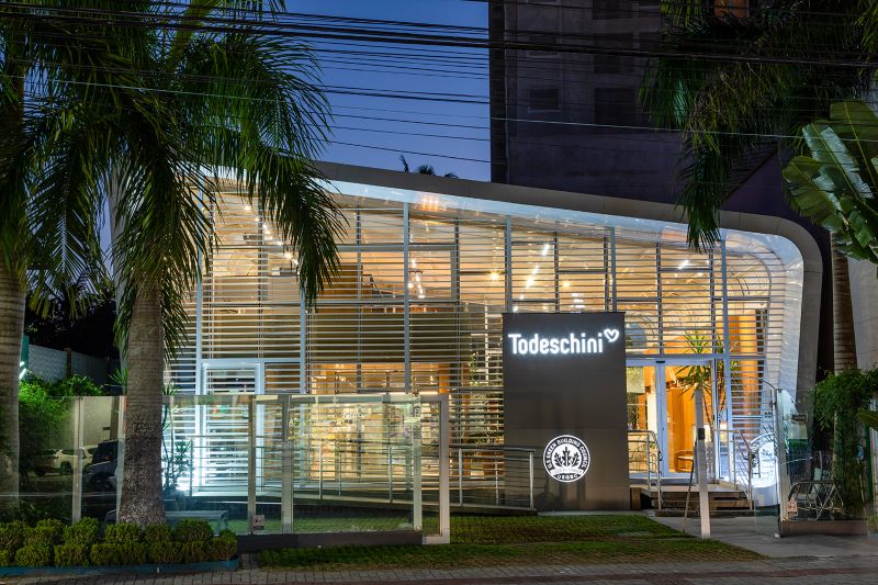 Primeiro design showroom brasileiro greenbuilding Via Artística Casa na Praia, comemora 10 anos de certificação LEED Platinum