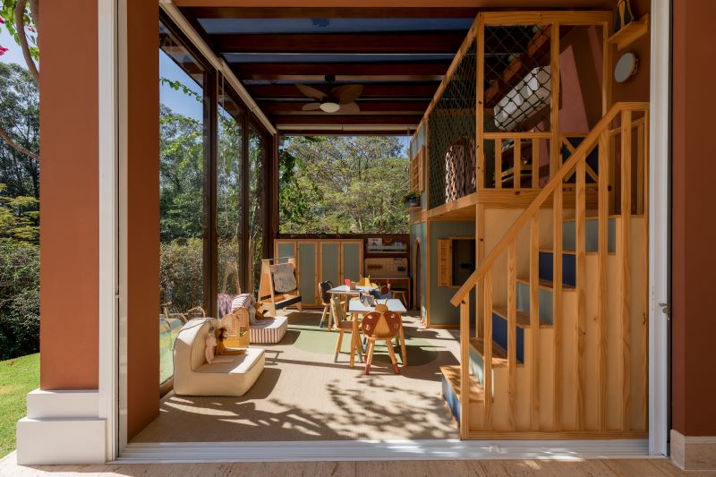Brinquedoteca em Itu une gerações com design lúdico e estilo toscano