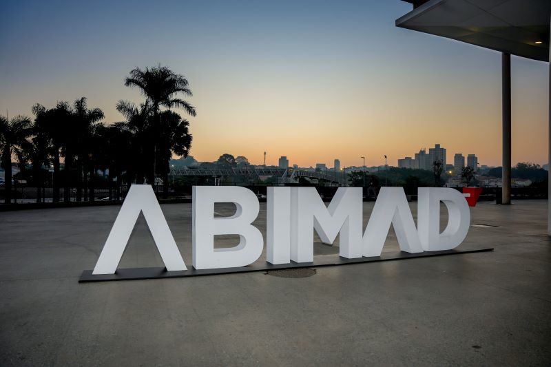 A iluminação do futuro: tendências e destaques na próxima ABIMAD