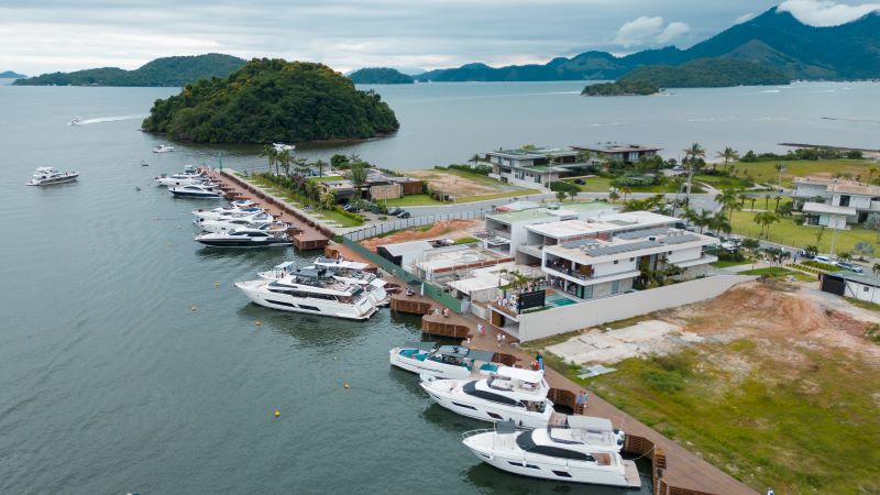 Excelência da náutica brasileira “desfila” em Angra dos Reis e celebra a chegada de 2025