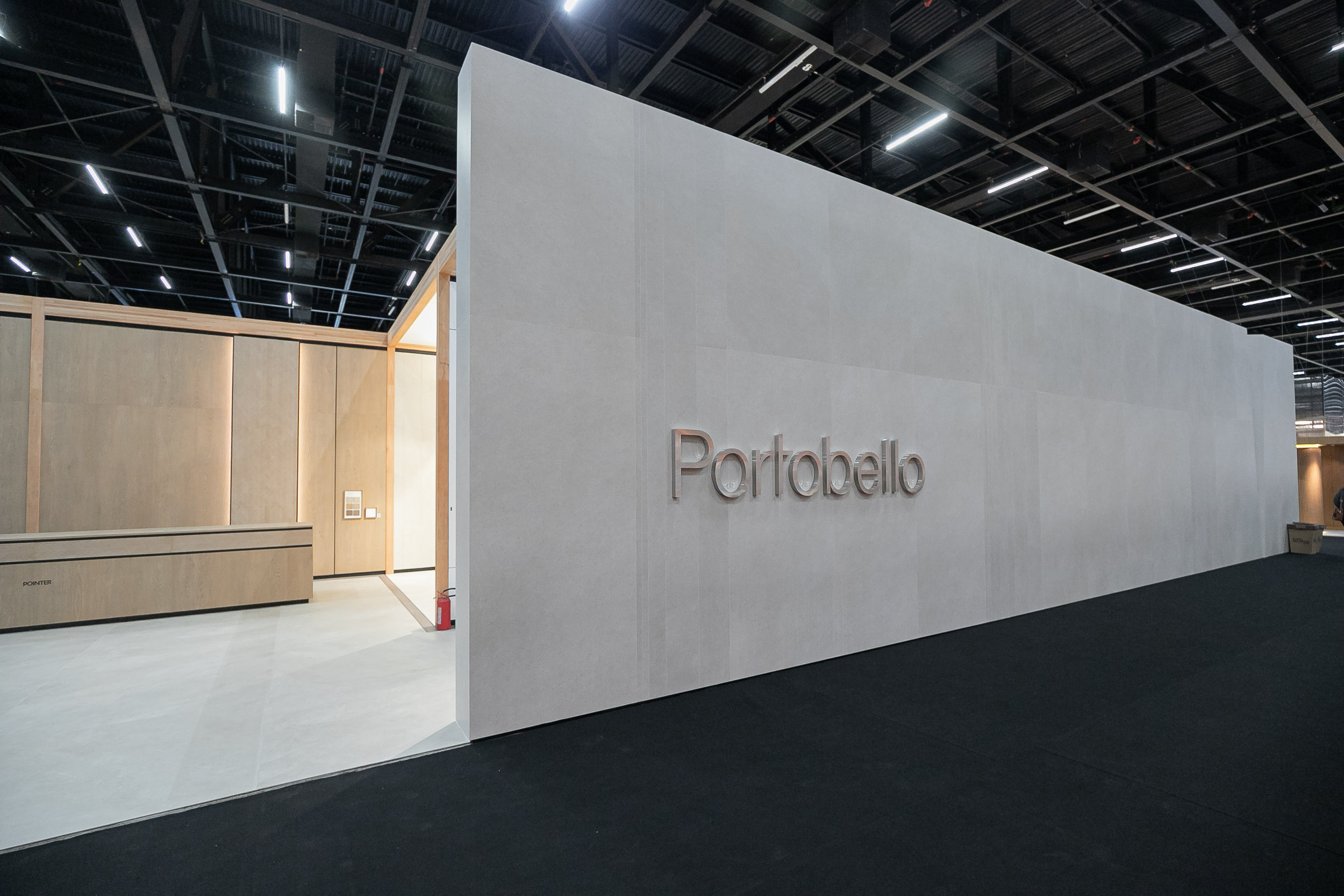 Portobello apresenta sua primeira coleção global na Expo Revestir