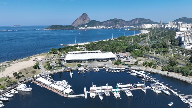 Empresa líder mundial em estruturas náuticas cresce 25% e implanta 10 mil metros lineares de infraestrutura no Brasil