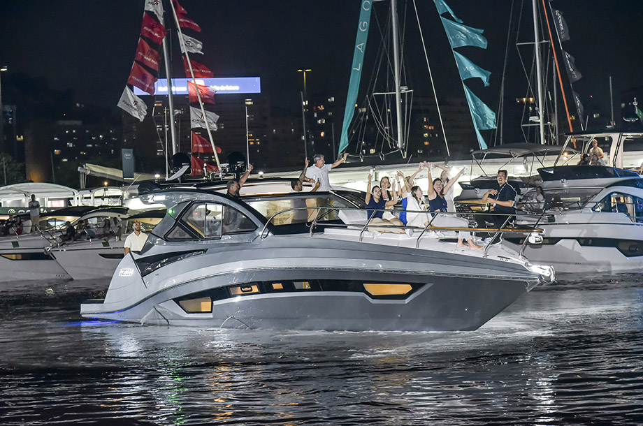 Já viu barco desfilar? Rio Boat Show transforma a Baía de Guanabara em passarela flutuante