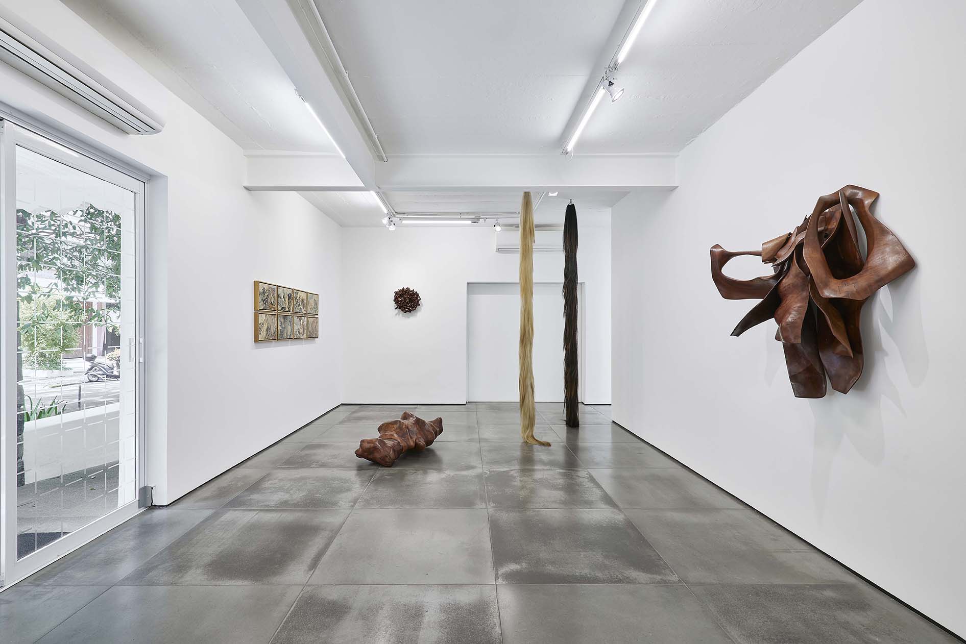 Nara Roesler Rio de Janeiro apresenta a exposição “Marcelo Silveira – Entre o mar, o rio e a pedra”