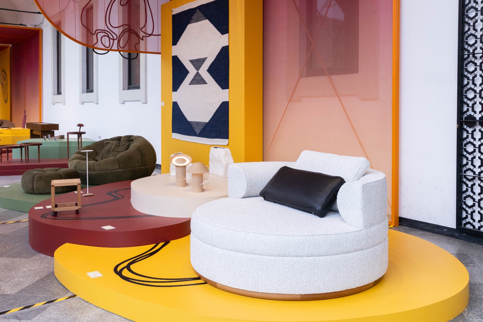 Design brasileiro em Milão: Poltrona Colo, criação da Bontempo em parceria com Roberta Rampazzo é um dos destaques no FuoriSalone 2025