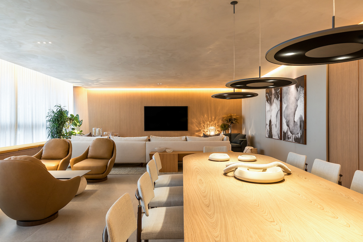 Entre a cidade e o silêncio: apartamento em Curitiba é transformado em refúgio contemporâneo para a vida em família